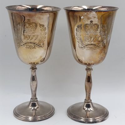 Pair of 1977 The queen&#39;s silver jubilee silverplated goblets