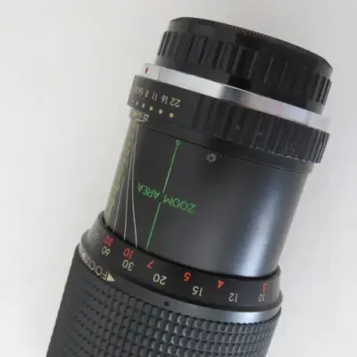 Elicar MC 80-205mm Quick Macro f/3,8 lens - Some dirt inside