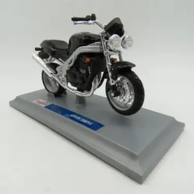 Maisto Triumph Speed triple die-cast motorcycle - scale 1/18 in box