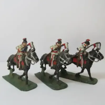 Lot of 3 vintage cavalry lead soldiers - 30mm soldiers