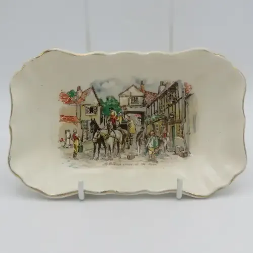 Mr Pickwick arrives at the swan - trinket holder - Sandland ware porcelain