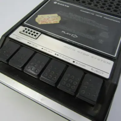 Vintage Sanyo Cassette tape recorder- not working