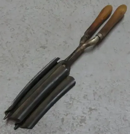 Vintage hair crimping curling tongs