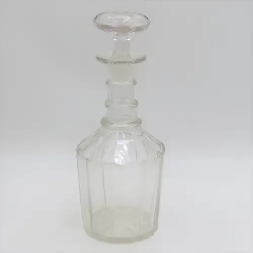 Vintage crystal glass decanter - Small chips
