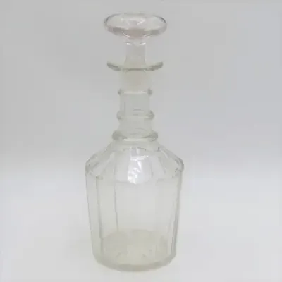 Vintage crystal glass decanter - Small chips