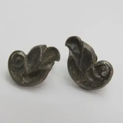 Vintage silver screw on earrings - Weighs 8,0 grams
