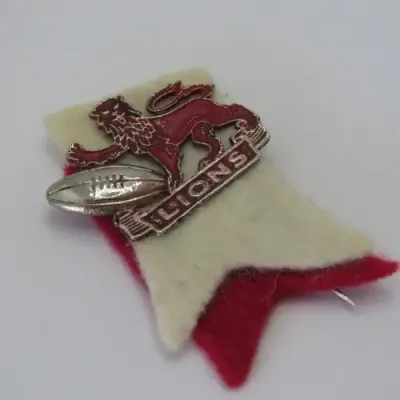 Vintage Lions Rugby pin badge