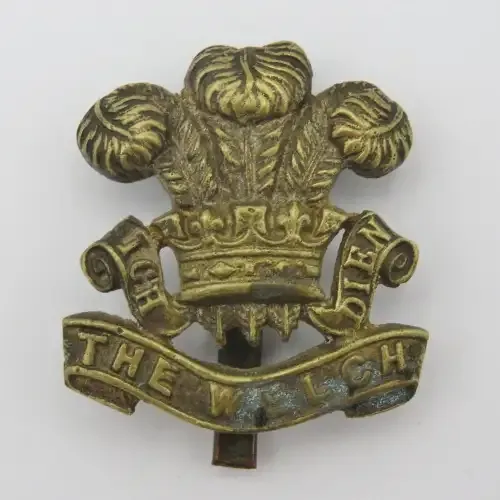 WW2 Welsch Regiment cap badge - side broken