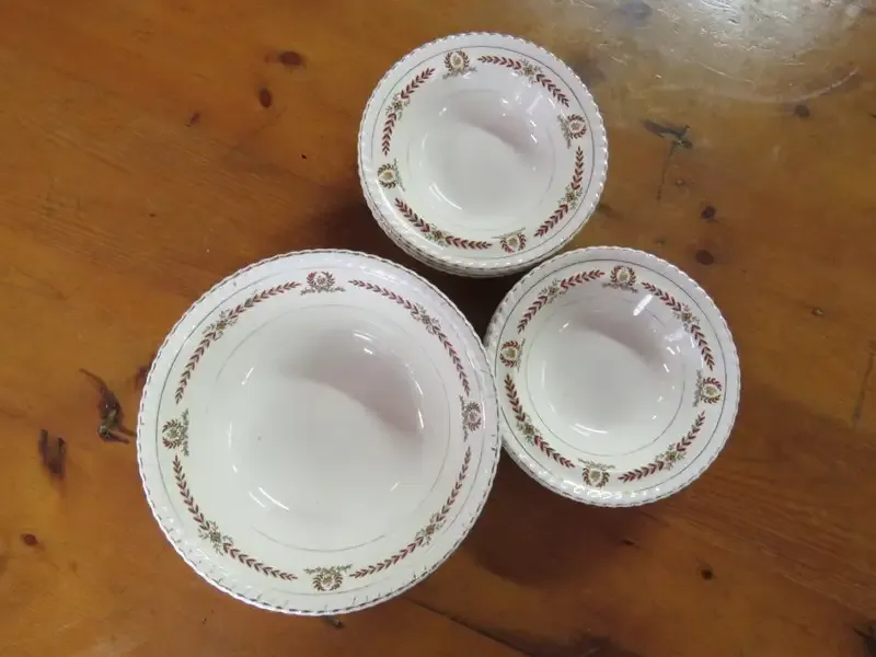 Johnson Bros - Pudding set - 4 Bowls plus serving bowl