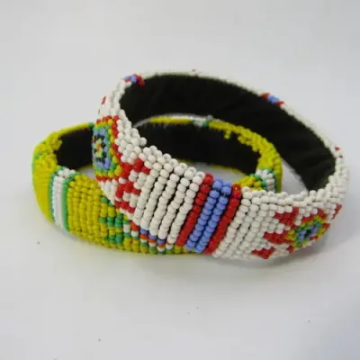 Lot of Zulu beaded jewellery pieces - necklace 42cm