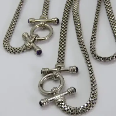 Costume set with silver look-alike necklace and bracelet - Necklace length 45 cm (open)