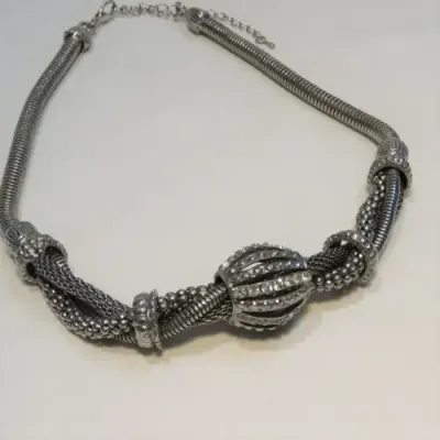 Vintage costume jewellery choker necklace - Adjustable