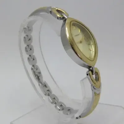 Facet Quartz ladies watch - Working