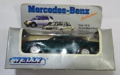 Welly Mercedes-Benz collection E 320 in box - Pull back action