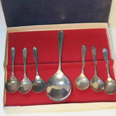 Seranco silverplate 6 pudding spoons with dishing up spoon in original (damaged) box