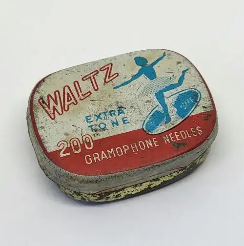 Vintage Waltz gramophone needles tin - Some contents