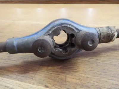 Vintage ARC TandD threader tool - 42cm