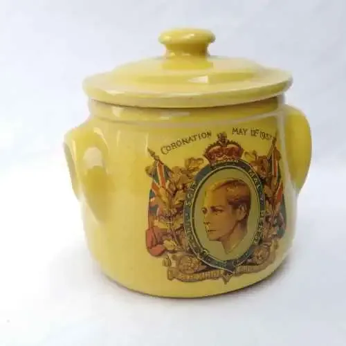1937 King Edward VIII Coronation sugar bowl - He abdicated from the throne - chip on side