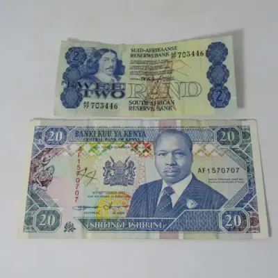 Lot of 10 World banknotes