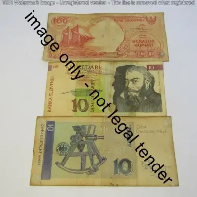 Lot of 10 world banknotes