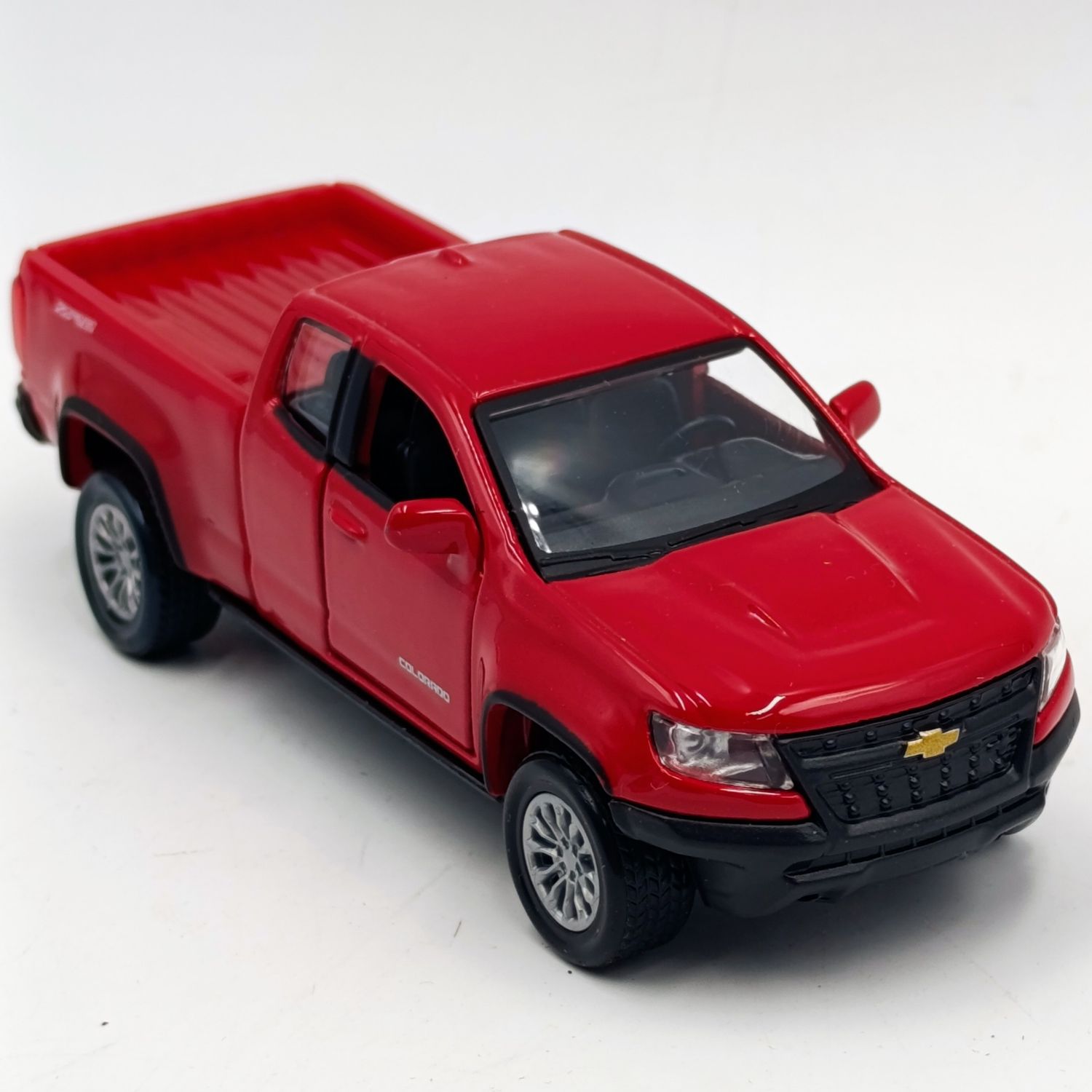 Maisto 2017 Chevrolet Colorado ZR2 die-cast model car - pull back action - scale 1/48