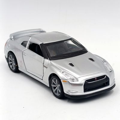 Maisto 2009 Nissan GT-R die-cast model car - pull back action - scale 1/40