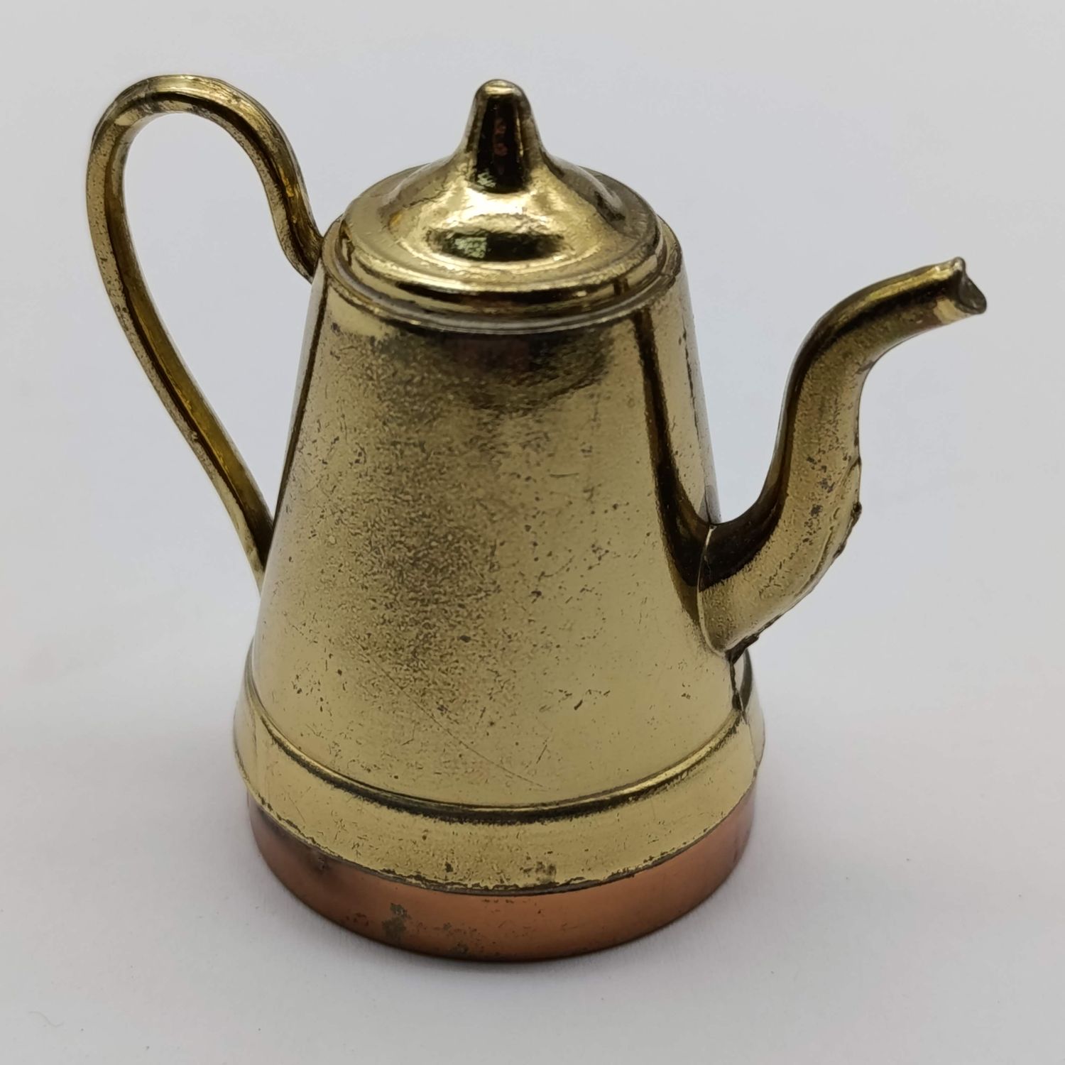 Vintage brass color kettle nik nak