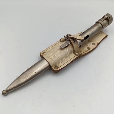 Vintage Statepresident&#39;s guards R1 bayonet - chromed- in white frog