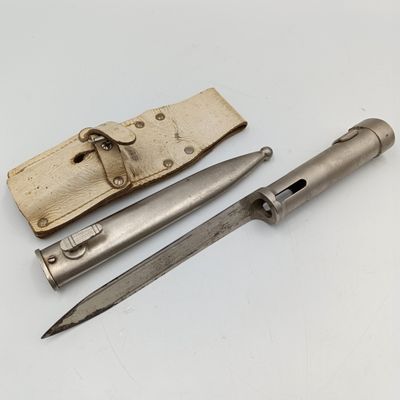 Vintage Statepresident's guards R1 bayonet - chromed- in white frog