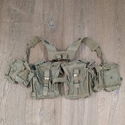 SADF Kidney, ammo and R1 ammo pouches on webbing belt