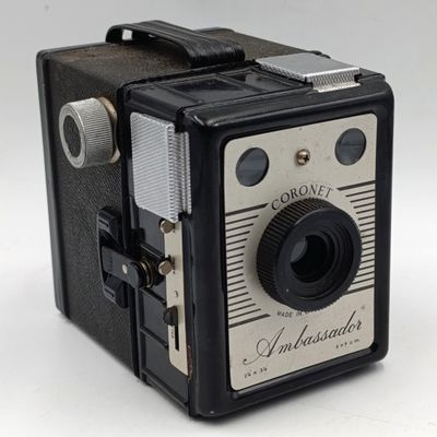 Vintage Ambassador Coronet &quot;Brownie&quot; camera
