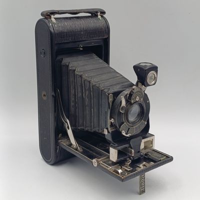 Antique Kodak No.A - 116 folding camera with leather pouch