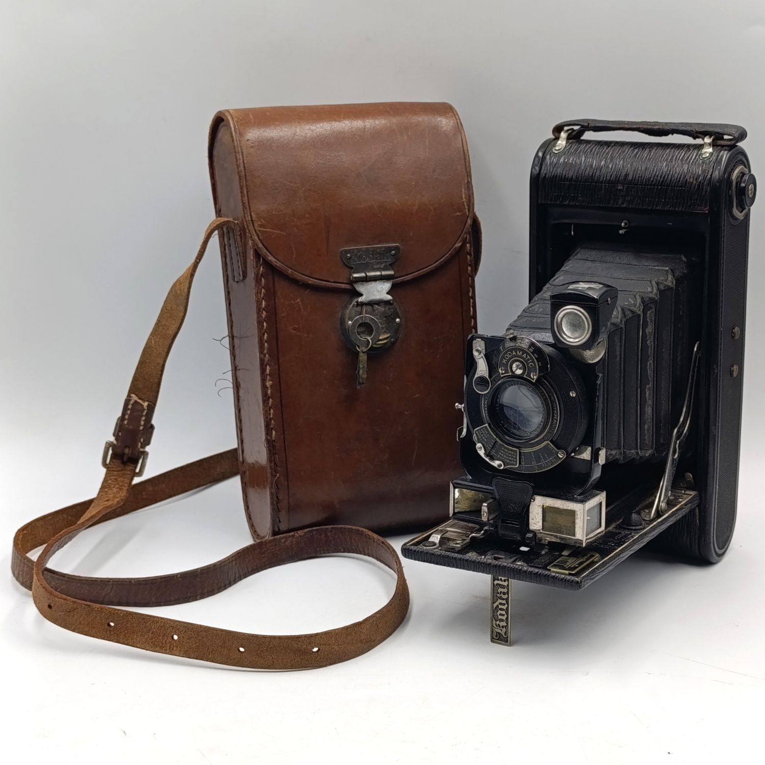 Antique Kodak No.A - 116 folding camera with leather pouch