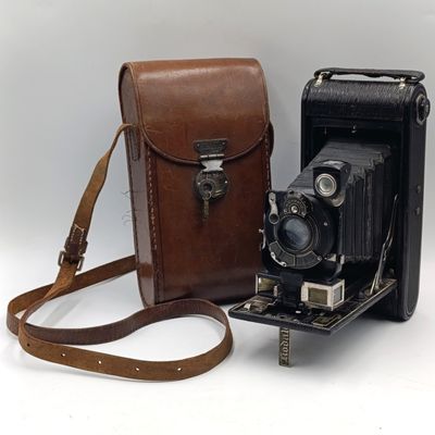 Antique Kodak No.A - 116 folding camera with leather pouch