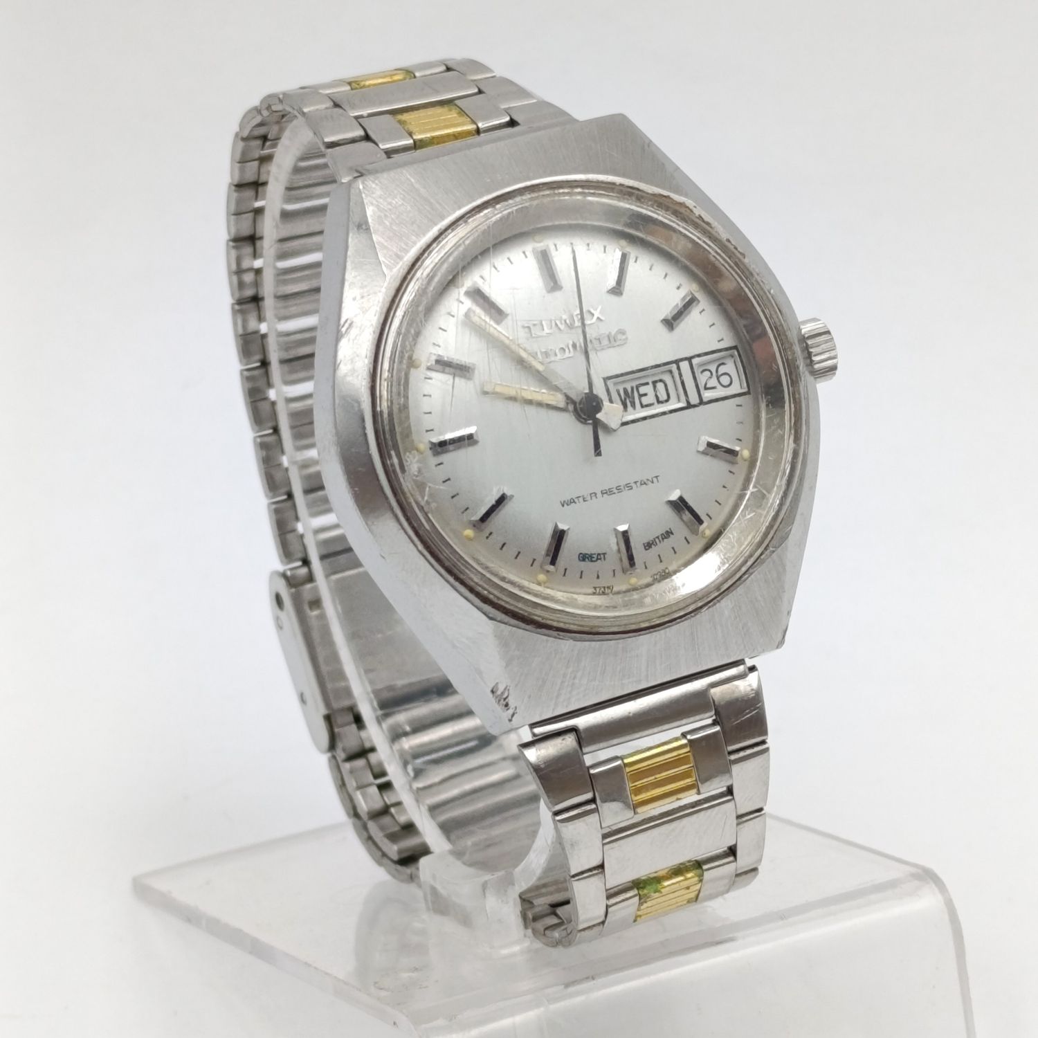 Vintage Timex mens automatic watch with date dial-working