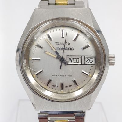 Vintage Timex mens automatic watch with date dial-working