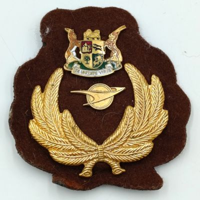 SA Railways officer cap badge