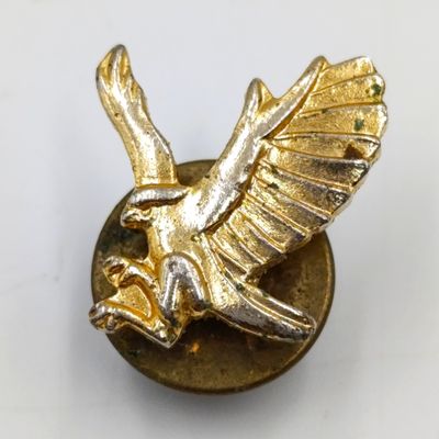 Vintage Gulf Airlines lapel pin badge