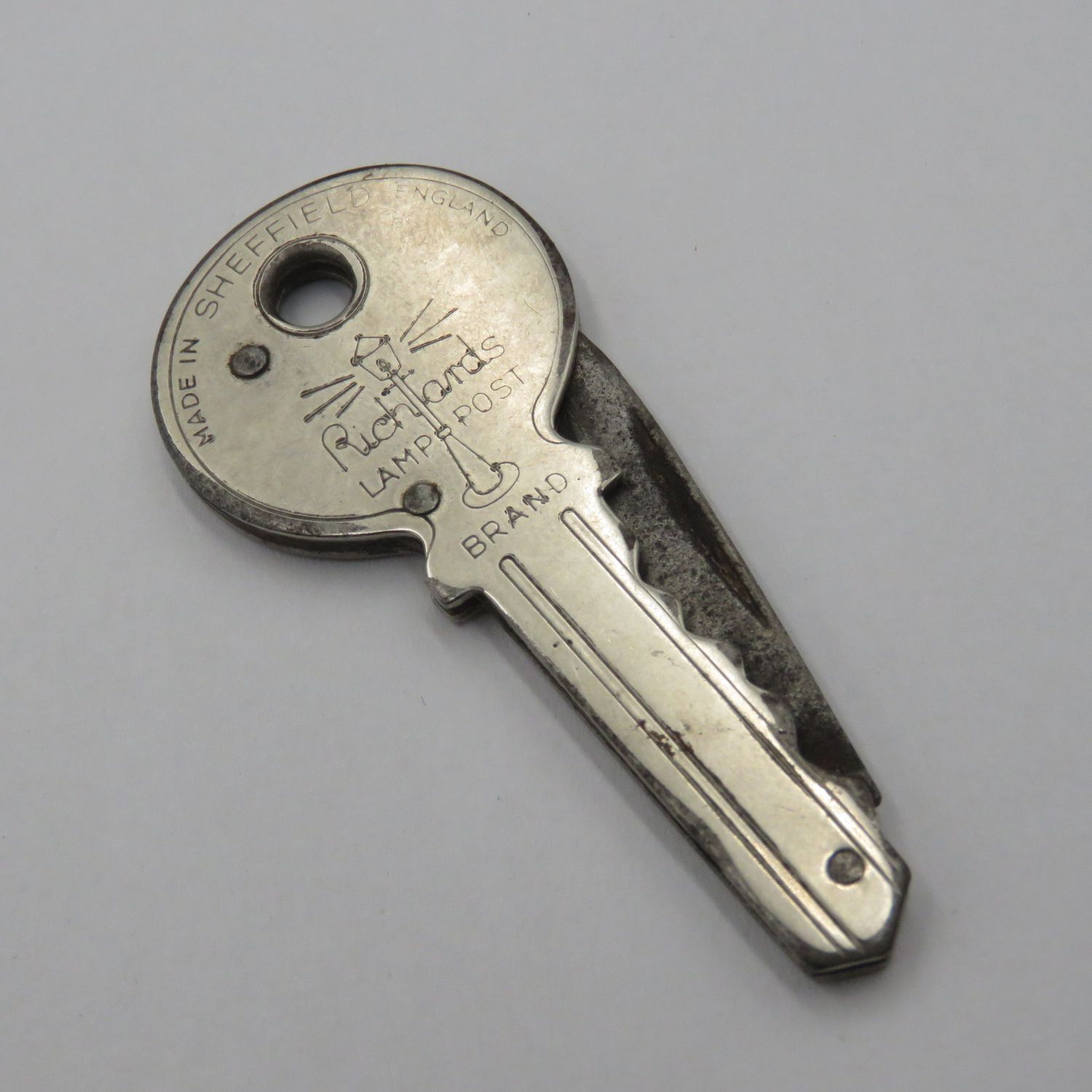 Vintage Richards Lamp Post key shaped pocket knife