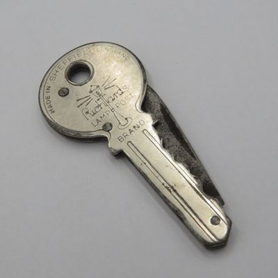Vintage Richards Lamp Post key shaped pocket knife