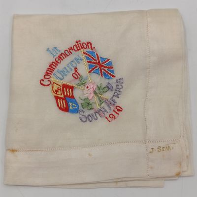 Handkerchief made in 1910 to commemorate the Union of South Africa - excellent condition