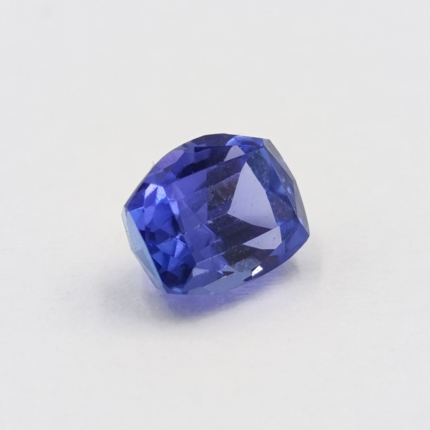 Tanzanite of 1,32 carat Octagon cut Intense blue purple and high clarity