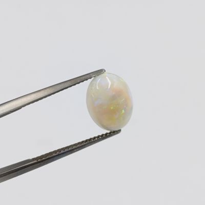 Beautiful multi color opal of 2,1 carat