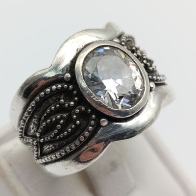 Bulky sterling silver ring with large clear stone - weighs 15,1g - size Q