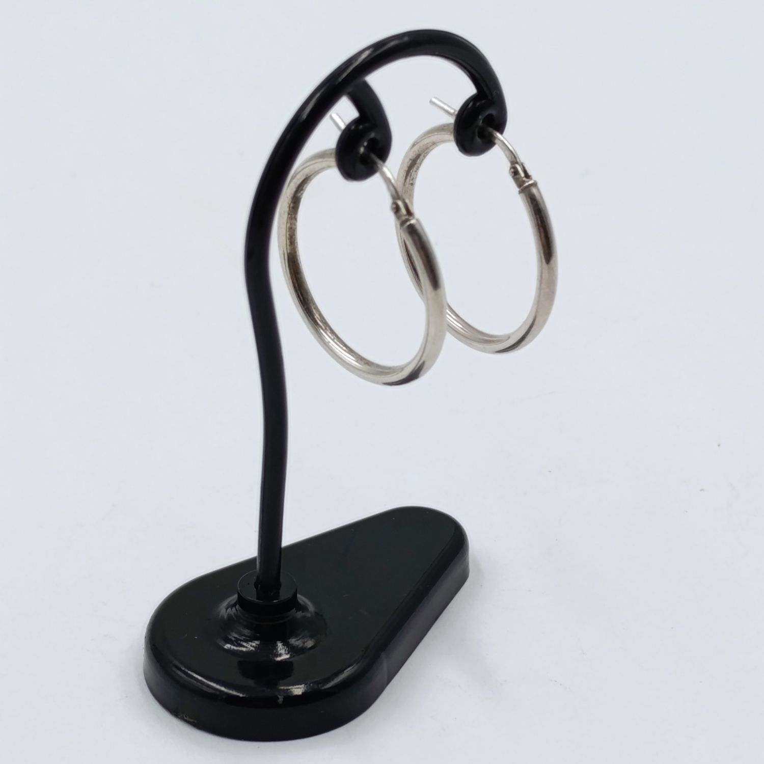 Pair of sterling silver hoop earrings - weighs 2,1 grams