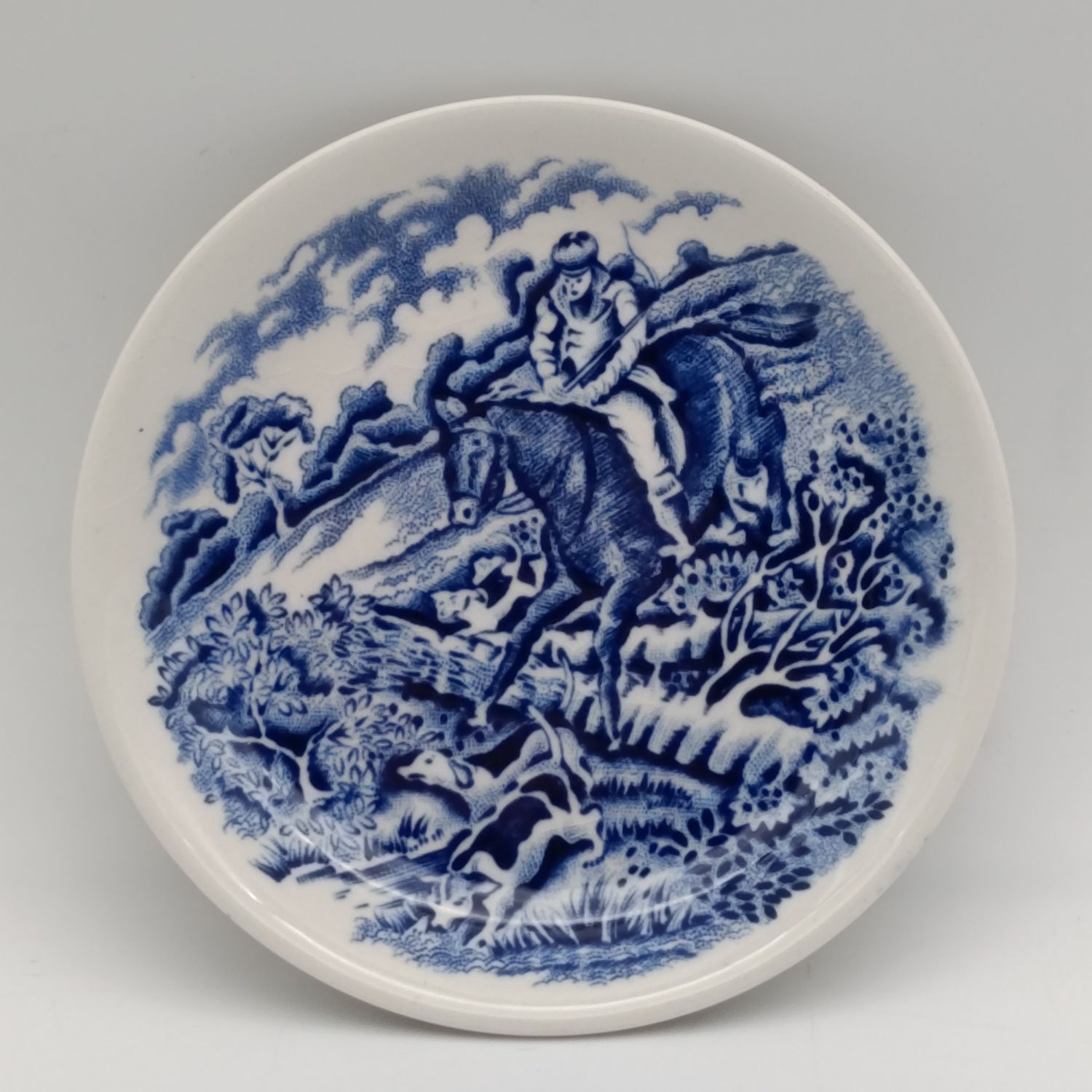 The Hunter by Myott 1982 miniature porcelain plate