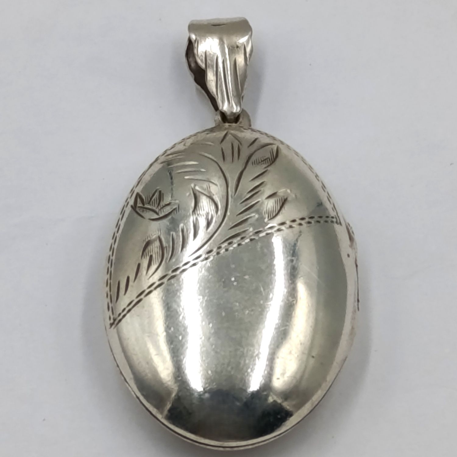 Sterling silver locket pendant - weighs 8,0 grams