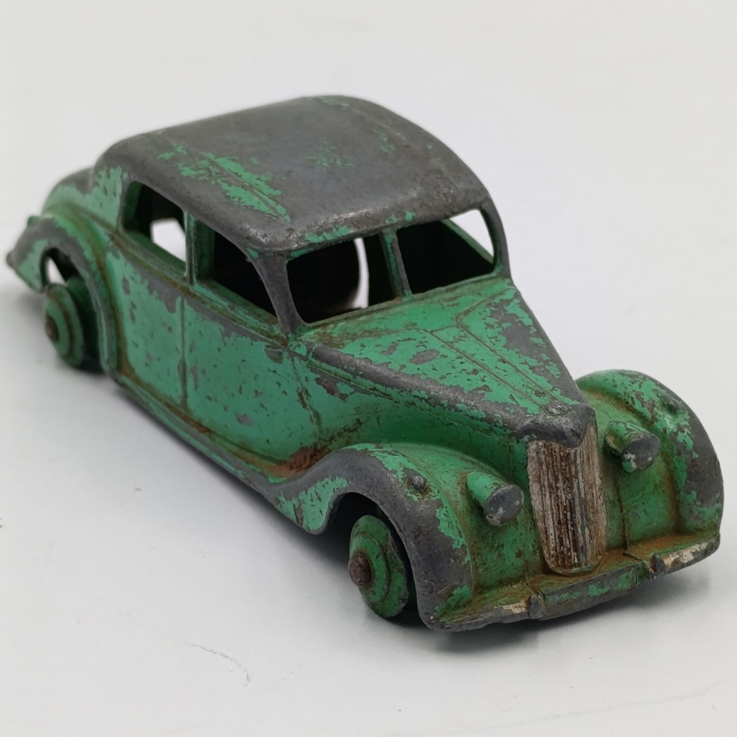 Meccano Dinky Toys #40A Riley toy car - missing tyres