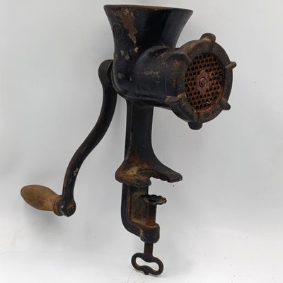 Vintage DB No.8 meat grinder