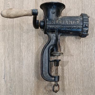 Vintage Reliance Husqvarna No.20 meat mincer